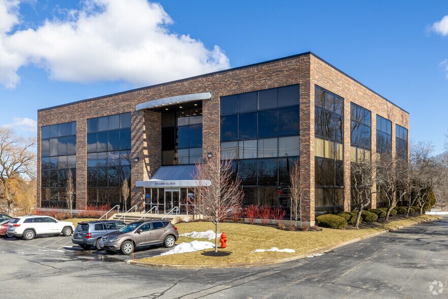 More Photos Of 5 Cherry Hill Dr, Danvers Medical For Lease