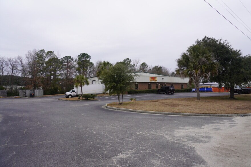 More Photos Of 7259 Cross Park Dr, Charleston Warehouse For Sale