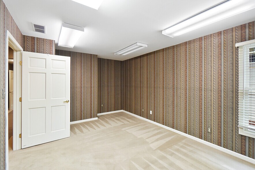 More Photos Of 1354 N Monroe Dr, Xenia Medical For Lease