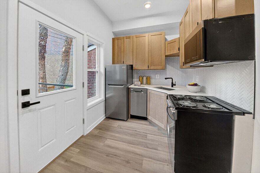 More Photos Of 709 Massachusetts Ave NE, Washington Apartments For Lease