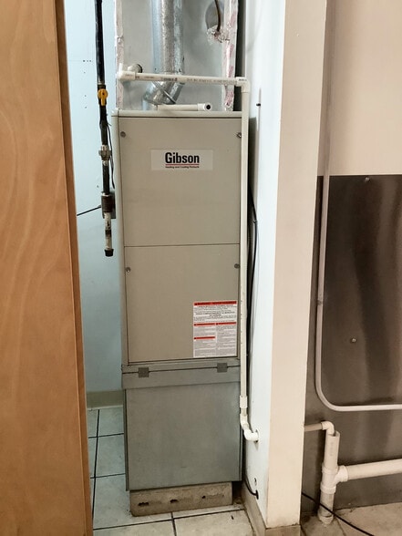 More Photos Of 3544 106th St E, Chicago General Retail For Lease