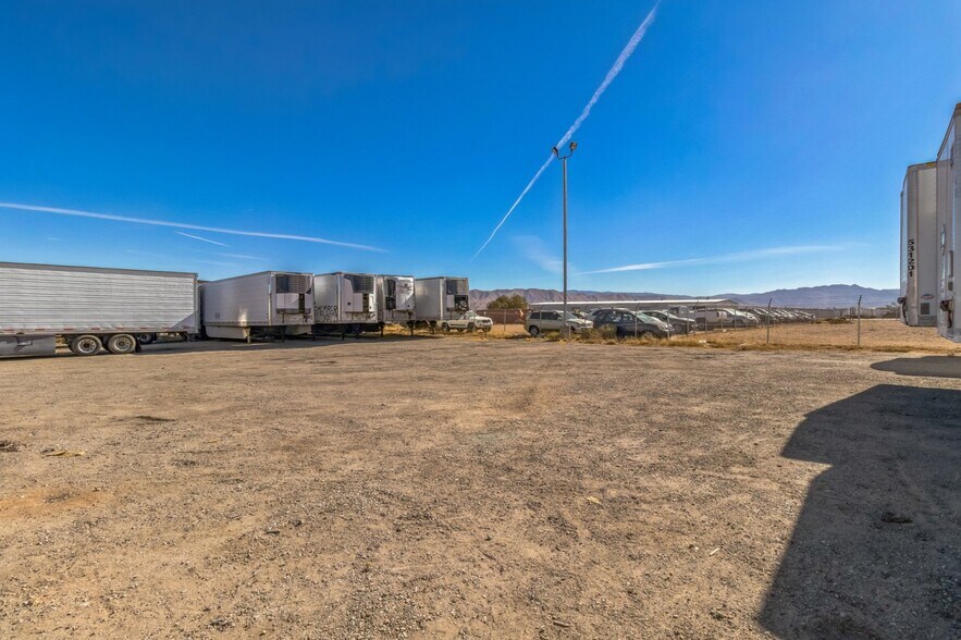 More Photos Of 17265 Darwin Ave, Hesperia Service For Lease