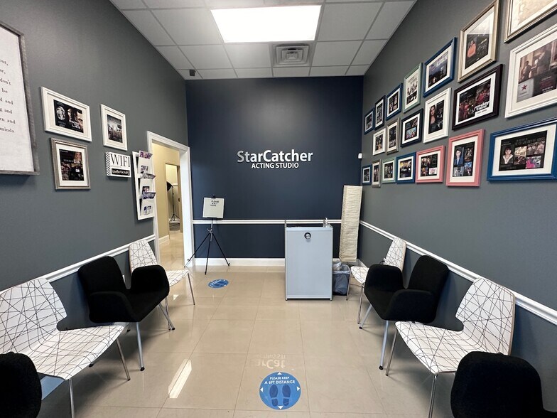 More Photos Of 8810 Commodity Cir, Orlando Showroom For Lease