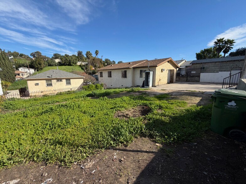 More Photos Of , Los Angeles Unknown For Sale