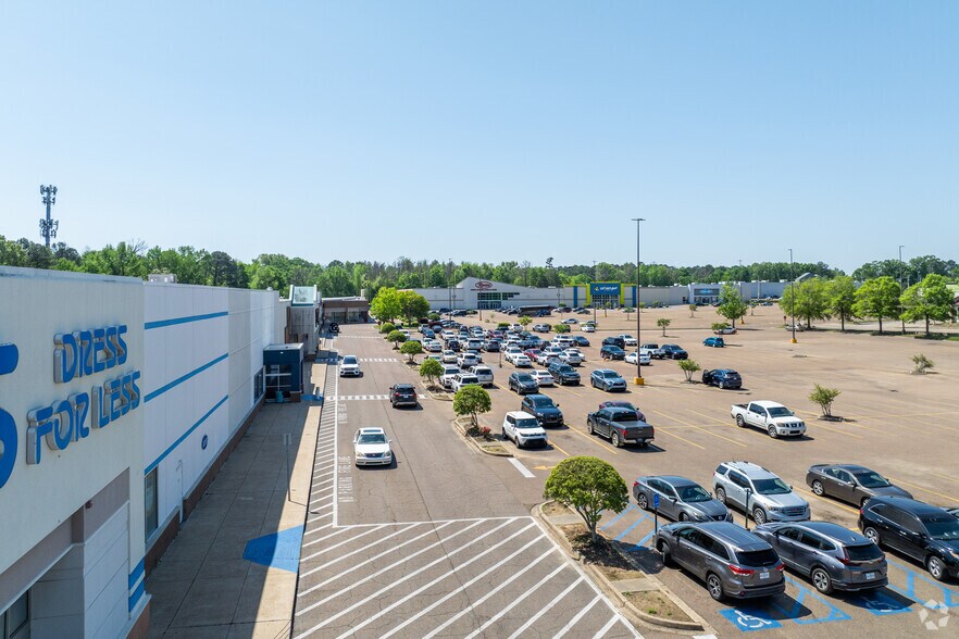 More Photos Of 6380-6392 Ridgewood Court Dr, Jackson General Retail For Sale