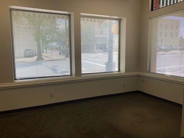 More Photos Of 631 Milam St, Shreveport Medical For Sale