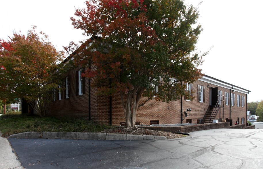 More Photos Of 901 Battleground Ave, Greensboro Office For Lease