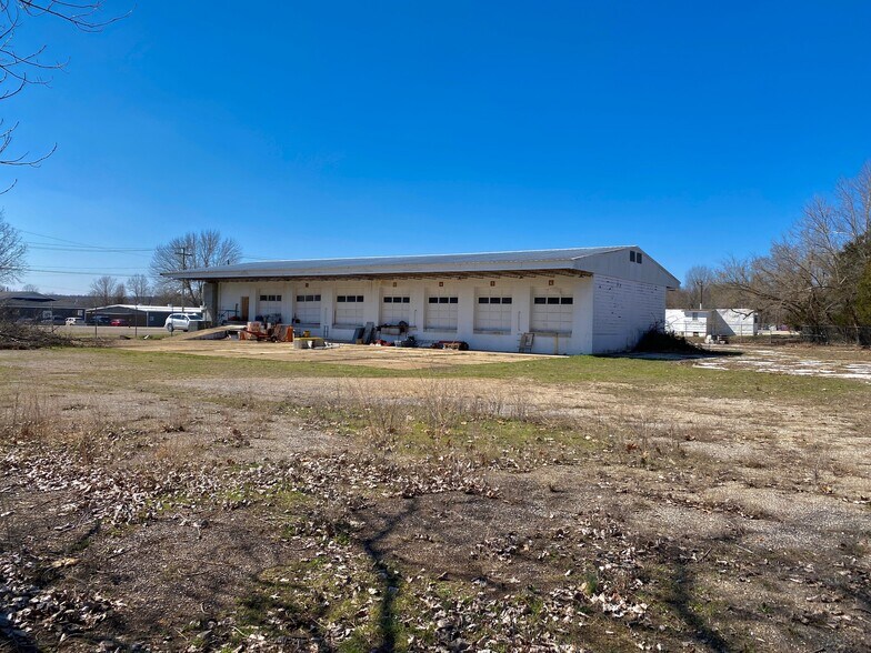More Photos Of 209 E Wade Ave, Mountain Home Distribution For Sale