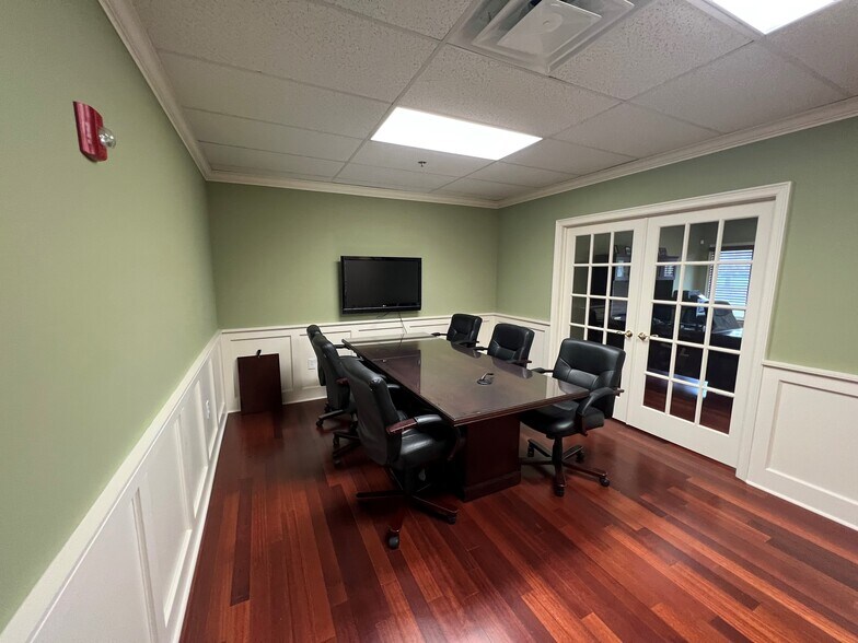 More Photos Of 6069 Kellers Church Rd, Pipersville Office For Sale