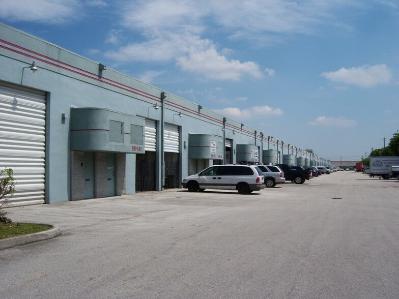 More Photos Of 6991-6995 NW 82nd Ave, Miami Warehouse For Lease