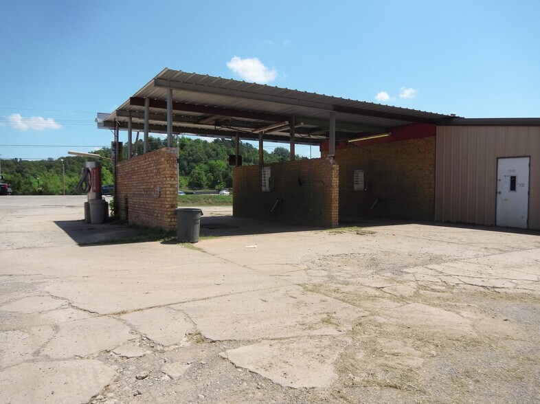 More Photos Of 739 W Center St, Greenwood Auto Repair For Sale