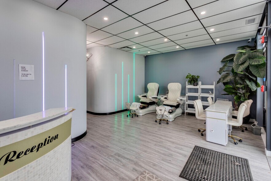 More Photos Of 3739 8 Ave SW, Edmonton Storefront For Sale