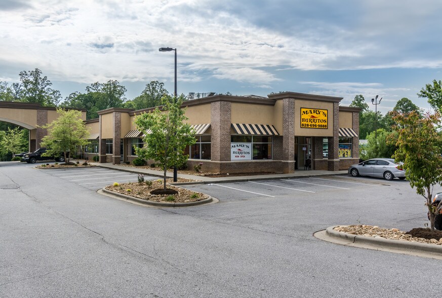 More Photos Of 2560-2570 Asheville Hwy, Hendersonville Unknown For Lease