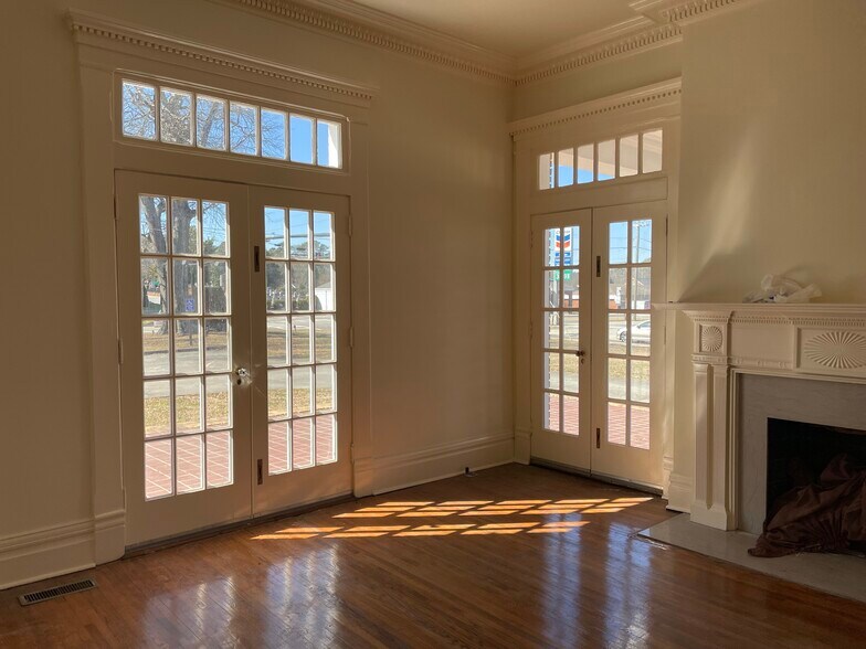 More Photos Of 346 Main St, Thomson Office For Lease