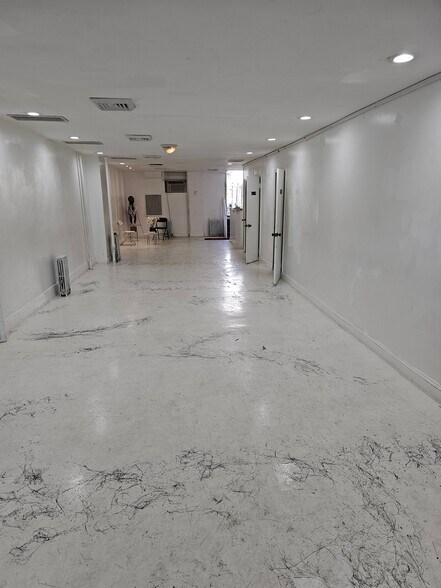More Photos Of 200-15 Linden Blvd, Saint Albans Office For Lease