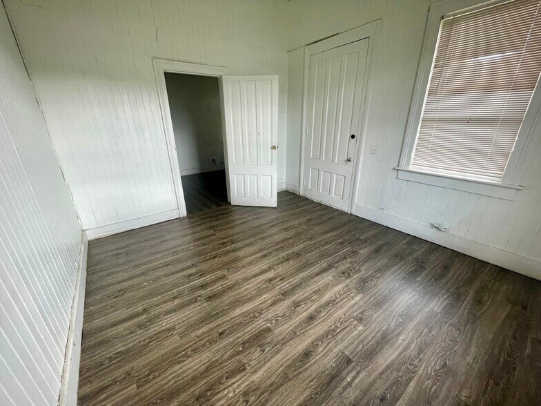 More Photos Of 3095 Highway 11 S, Mansfield Freestanding For Sale