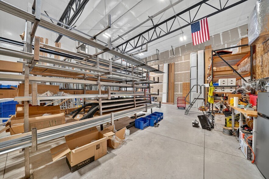 More Photos Of 79 W 3100 N, Hyde Park Flex For Sale