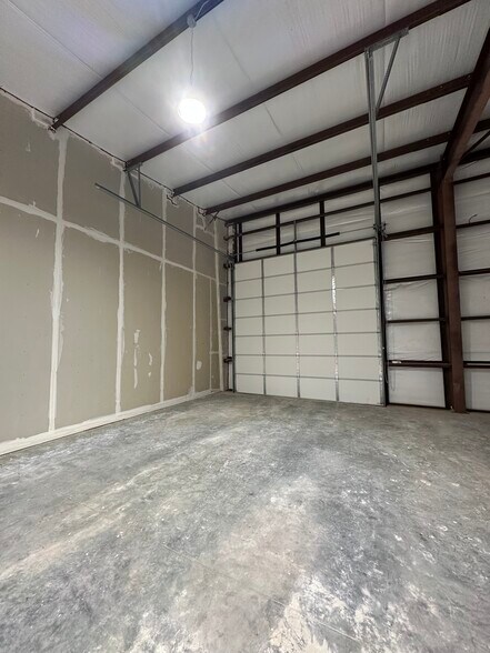 More Photos Of 71363 Thelma Ln, Covington Warehouse For Sale