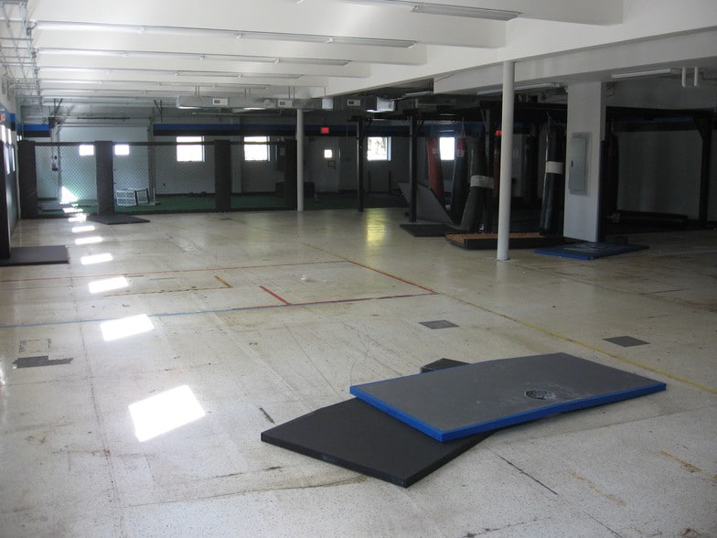 More Photos Of 76 Progress Dr, Stamford Research And Development For Lease