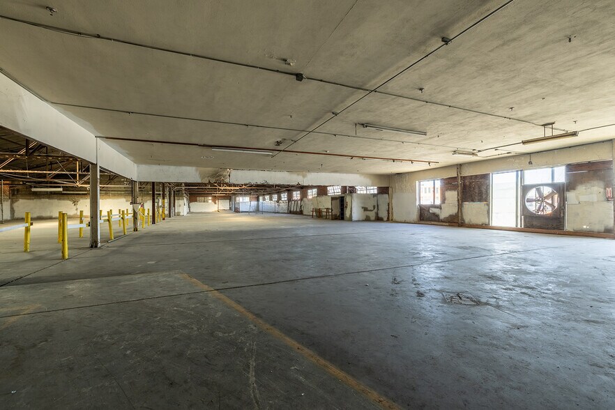 More Photos Of 2127 Hubbard St, Jacksonville Manufacturing For Sale