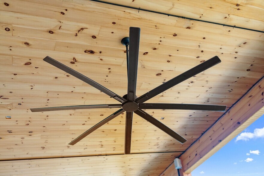 More Photos Of 261 Tinker St, Woodstock Restaurant For Sale