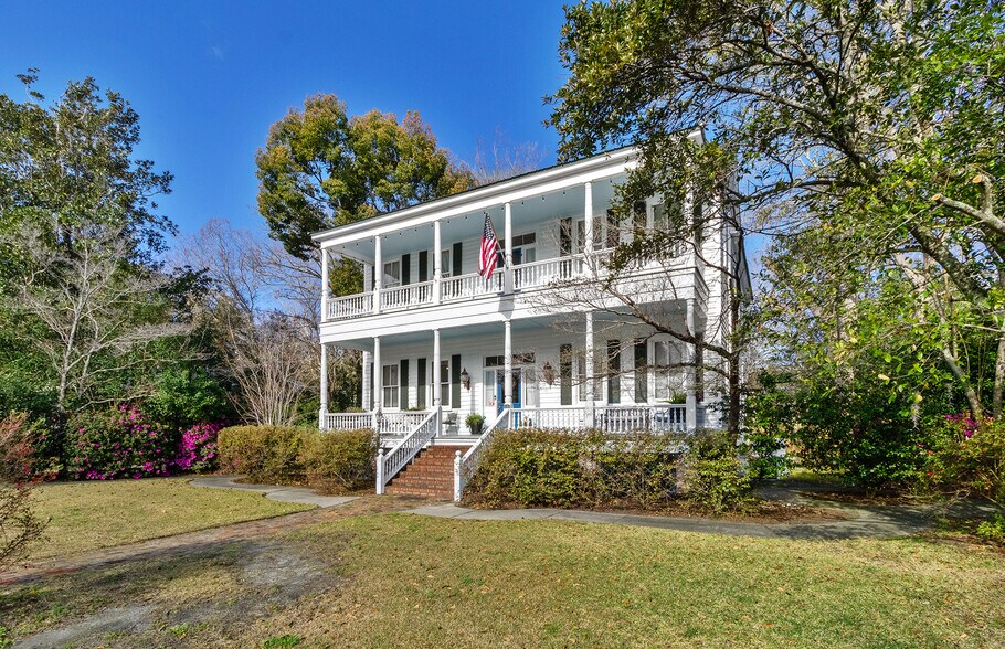 More Photos Of 112 S Magnolia St, Summerville Office Residential For Lease