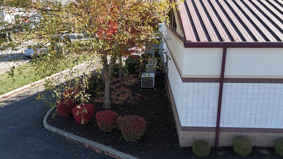 More Photos Of 2108 IFCU Way, Lafayette Storefront For Lease