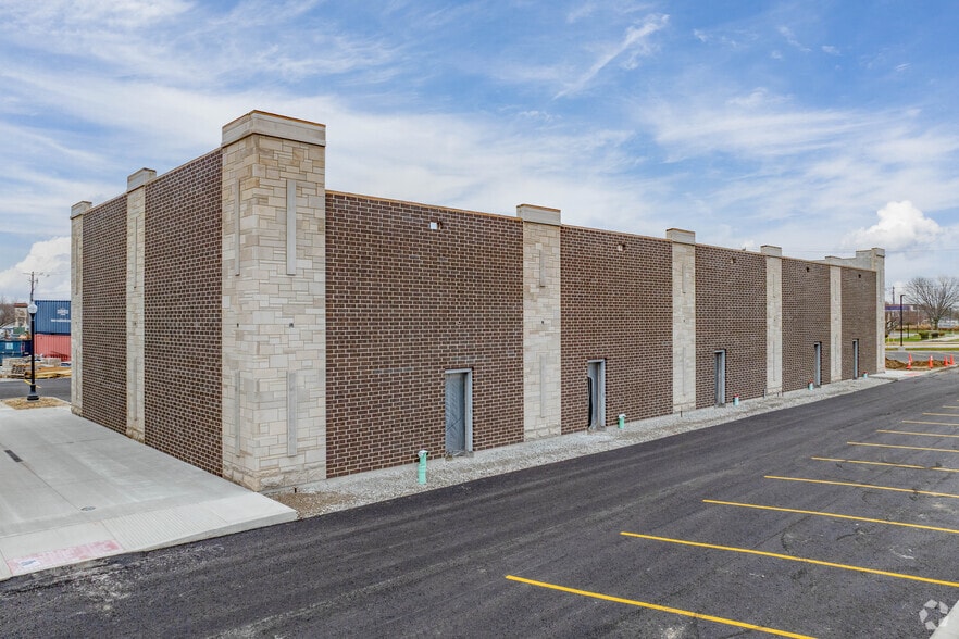 More Photos Of 9450 Calumet Ave, Munster Unknown For Lease