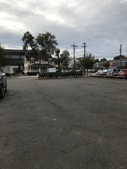 More Photos Of 20 Crescent St, Stamford Warehouse For Sale