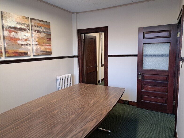 More Photos Of 136 E Grand River Ave, Brighton Office For Lease