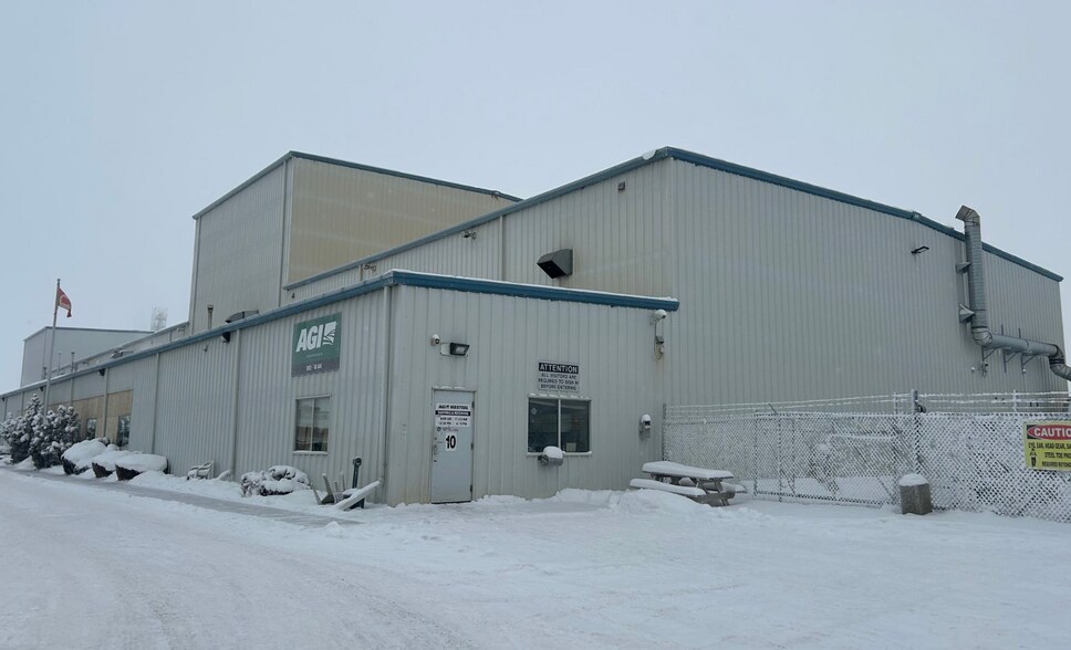 Primary Photo Of 5812 48 Av, Olds Manufacturing For Sale