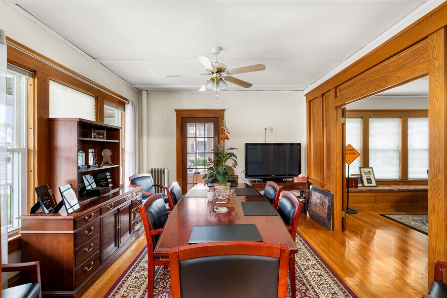 More Photos Of 1707 Northampton St, Holyoke Office For Sale