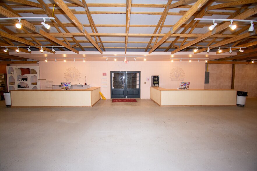 More Photos Of 18100 W Interstate 40, Amarillo Freestanding For Sale