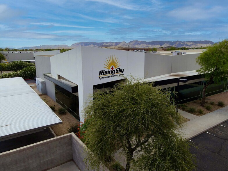 More Photos Of 15920 S 48th St, Phoenix Unknown For Lease