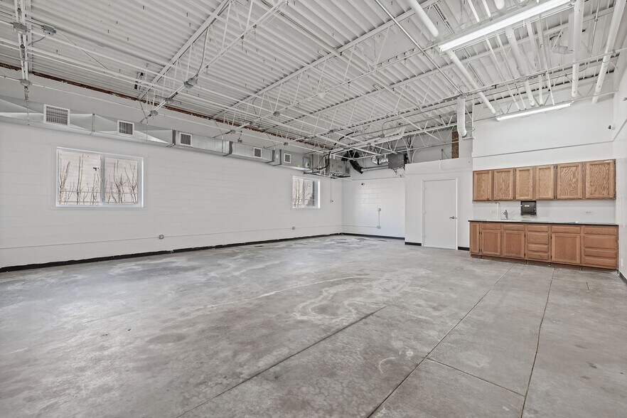More Photos Of 4905 E 41st Ave, Denver Warehouse For Sale
