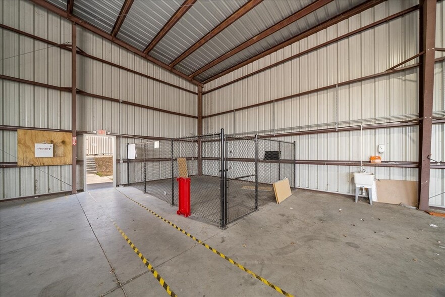 More Photos Of 13866 S Us-441, Summerfield Office For Sale