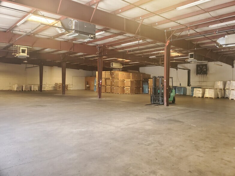 More Photos Of 5500 SW 6th Pl, Ocala Manufacturing For Sale