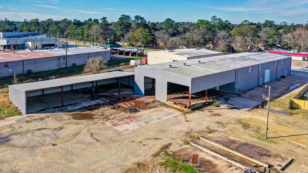 More Photos Of 1215 S Houston, Humble Warehouse For Lease