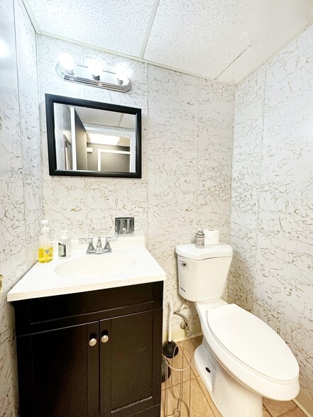 More Photos Of 1277 Hicks Blvd, Fairfield Freestanding For Lease