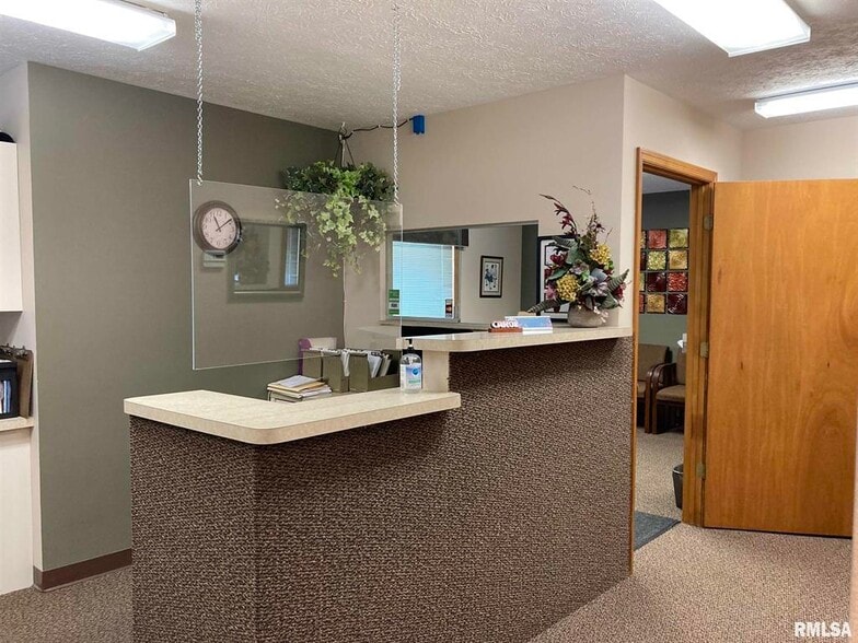 More Photos Of 112 Main, Goreville Healthcare For Sale