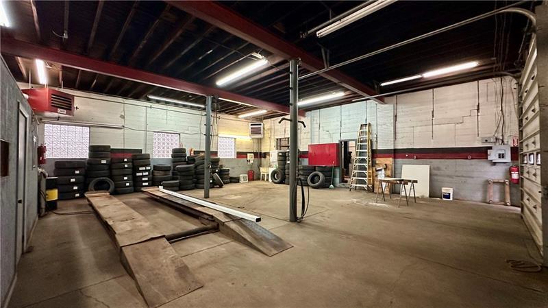 More Photos Of 535 Freeport Rd, Creighton Auto Repair For Sale