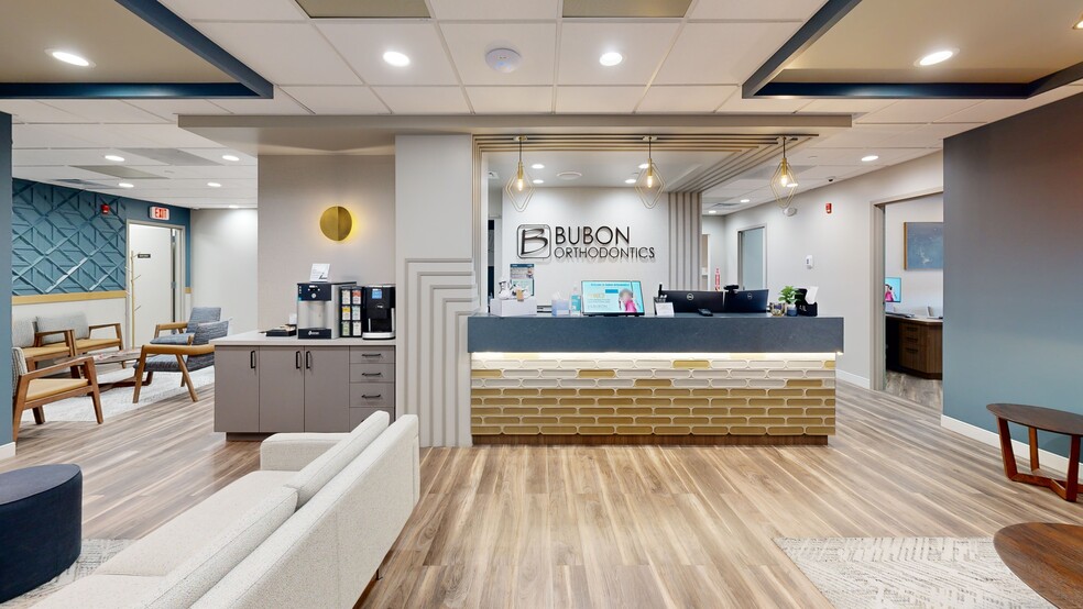 Primary Photo Of 8901 Golf Rd, Des Plaines Medical For Lease