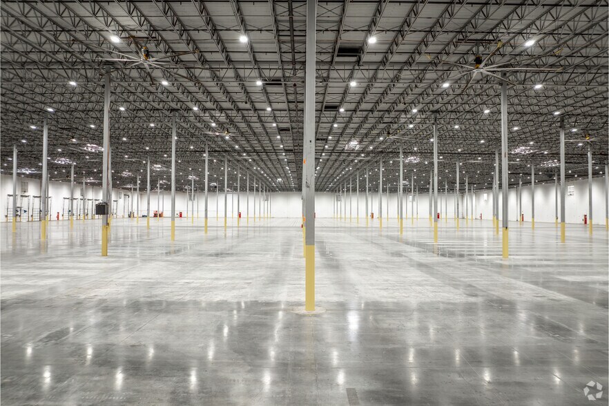 More Photos Of 4715 Mountain Creek Pky, Dallas Manufacturing For Lease