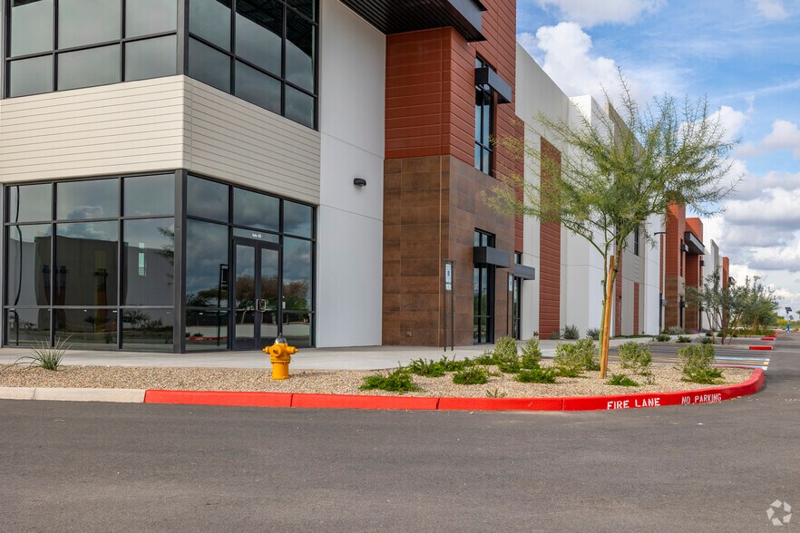 More Photos Of 2950 S McQueen Rd, Chandler Manufacturing For Sale