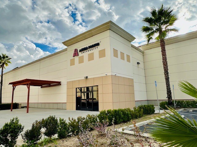 More Photos Of 40508 Murrieta Hot Springs Rd, Murrieta Freestanding For Lease