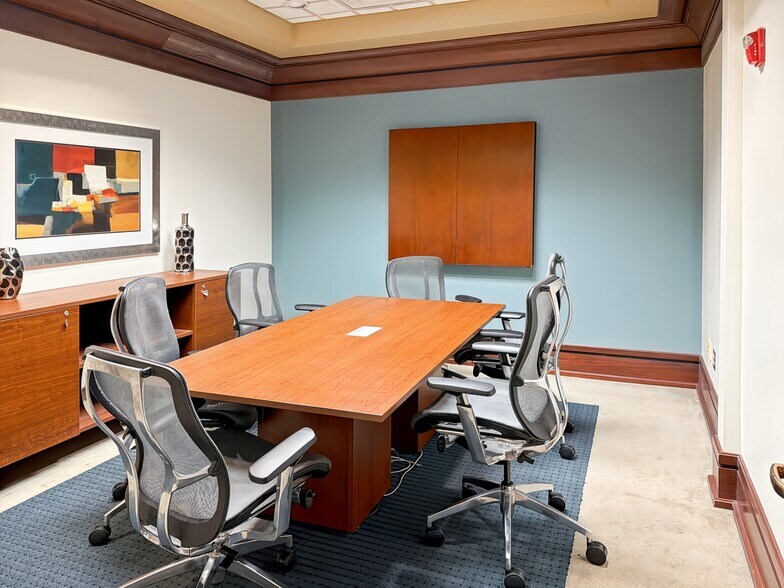 More Photos Of 4720 Salisbury Rd, Jacksonville Coworking Space