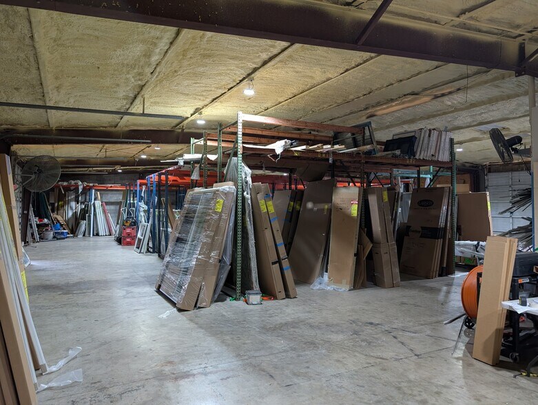 More Photos Of 300 Kelly St, Waco Warehouse For Sale