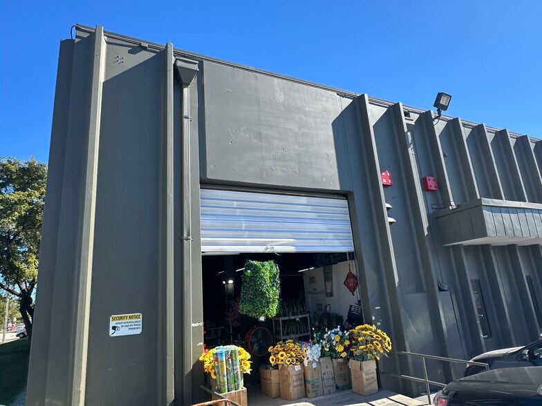 More Photos Of 16489-16497 NW 49th Ave, Hialeah Warehouse For Lease