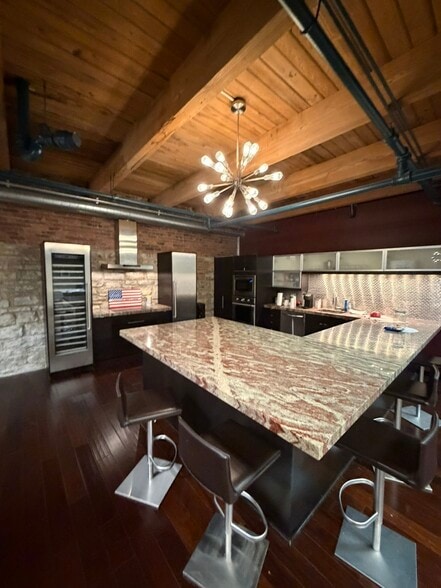 More Photos Of 216 S Jefferson St, Chicago Loft Creative Space For Sale