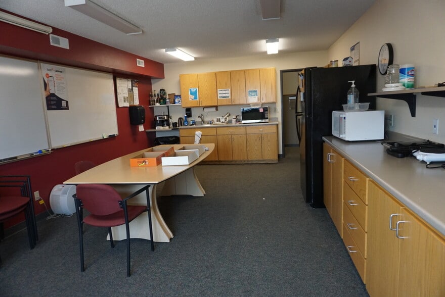 More Photos Of 2201 N 12th St, Fargo Light Distribution For Lease